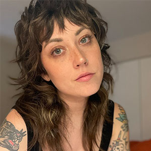 Caitlin Helle headshot