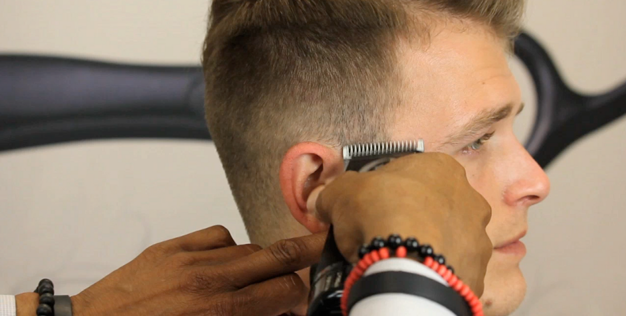 Men's Pompadour Haircut - Clipper Cutting Part 1