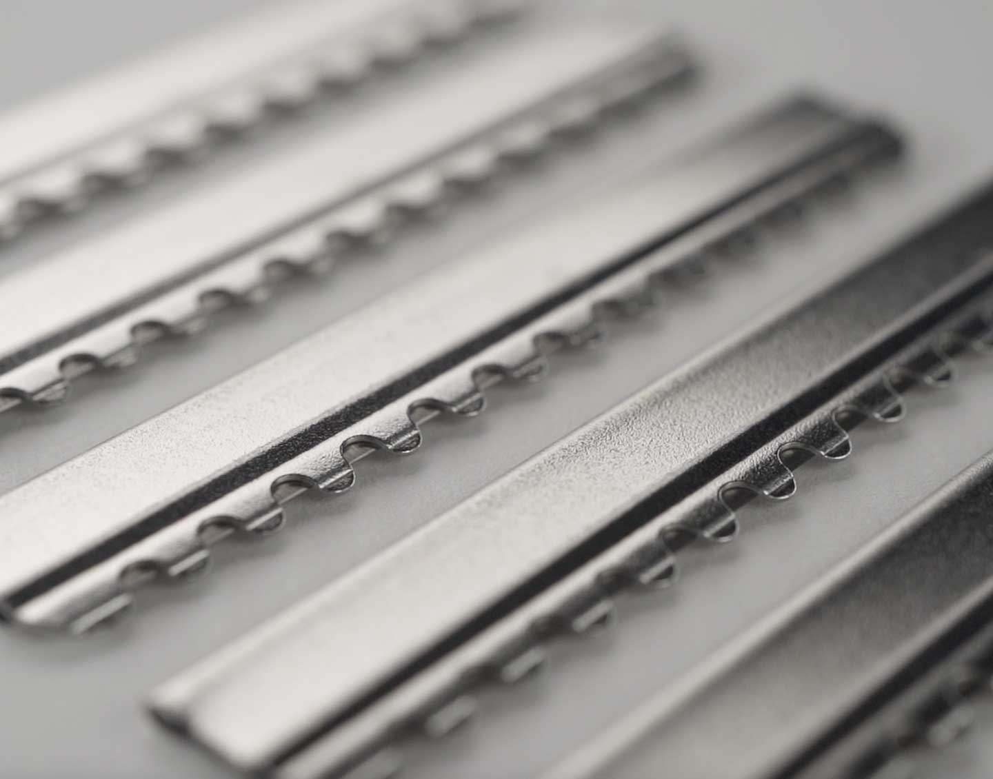 Feather - About Us - Meticulous Quality Control - Styling Razor Blades