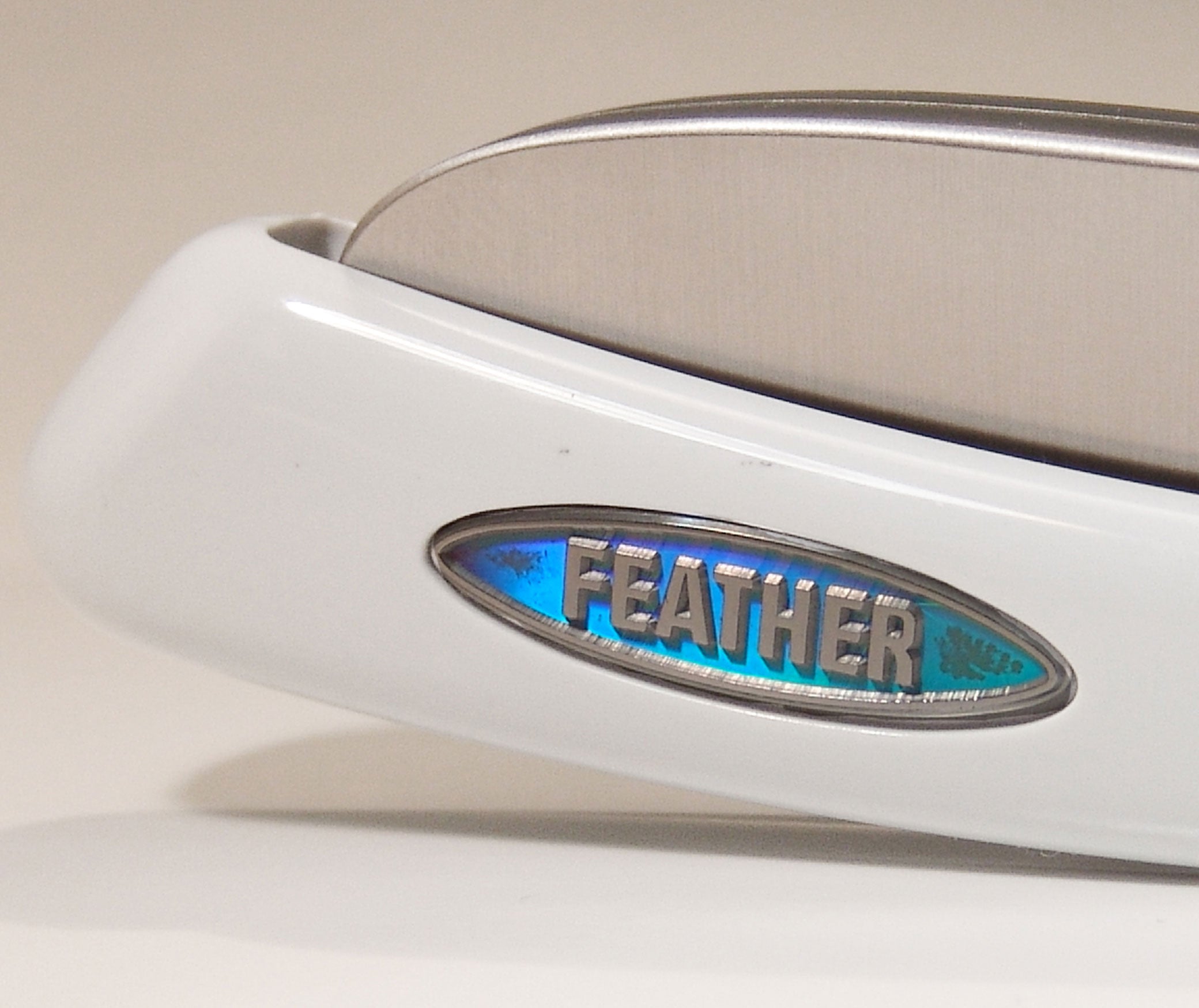 Feather Artist Club DX Folding Pearl White Straight Razor – Jatai