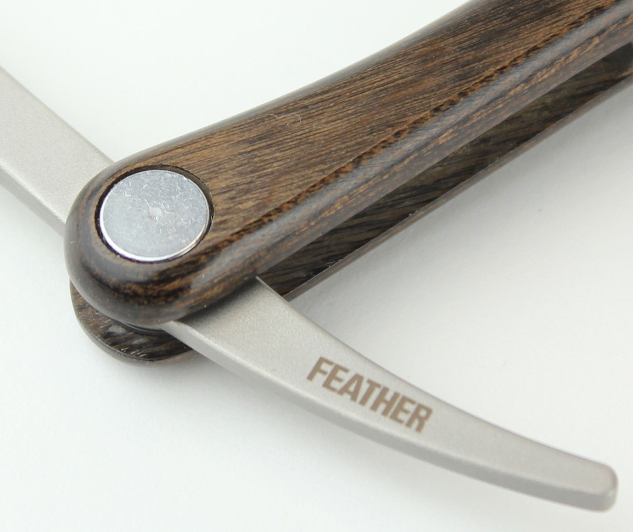 Feather Artist Club SS Scotch Wood Shaving Straight Razor – Jatai