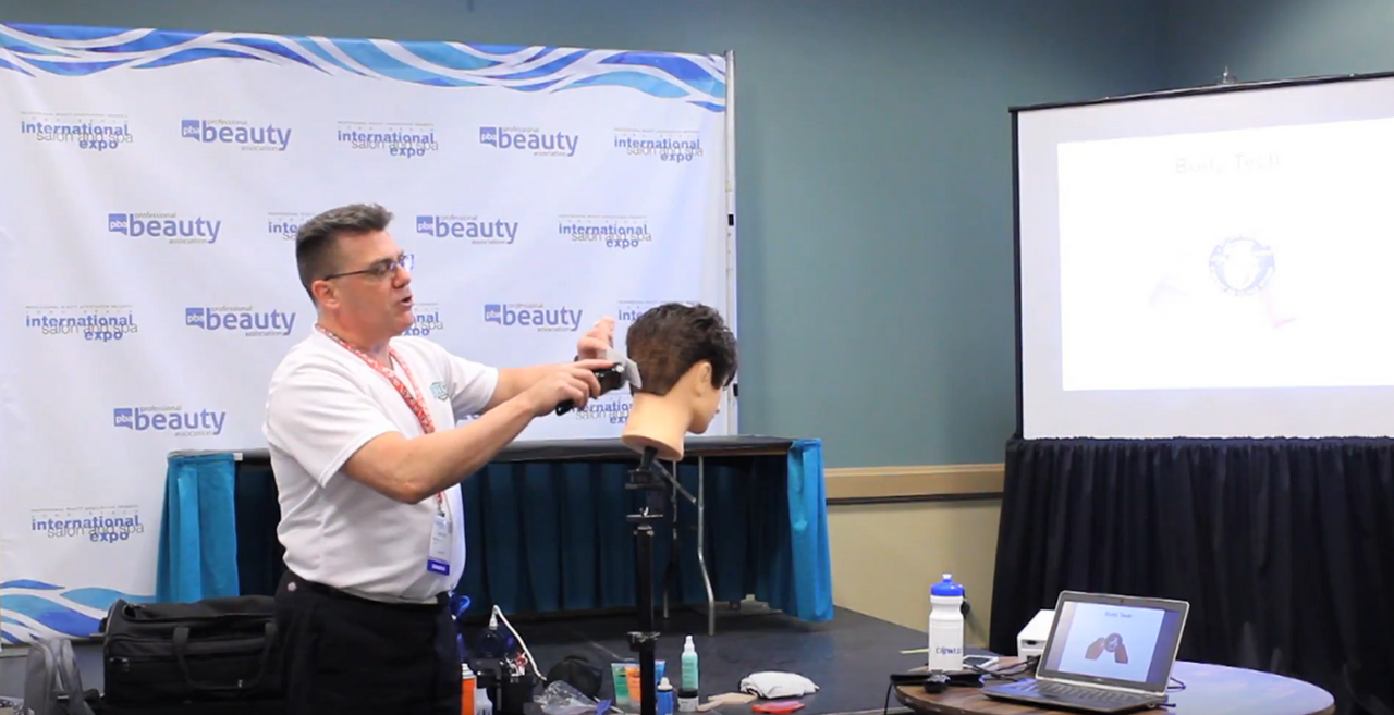 How to hold a comb and clipper - holding to prevent injury