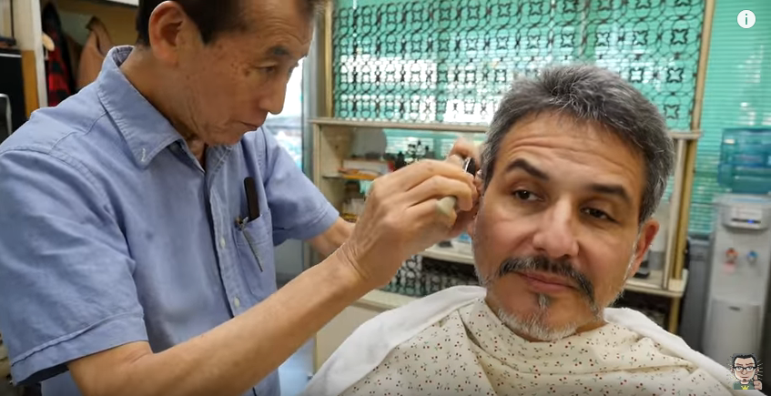 How Barbers in Japan give haircuts and shaves