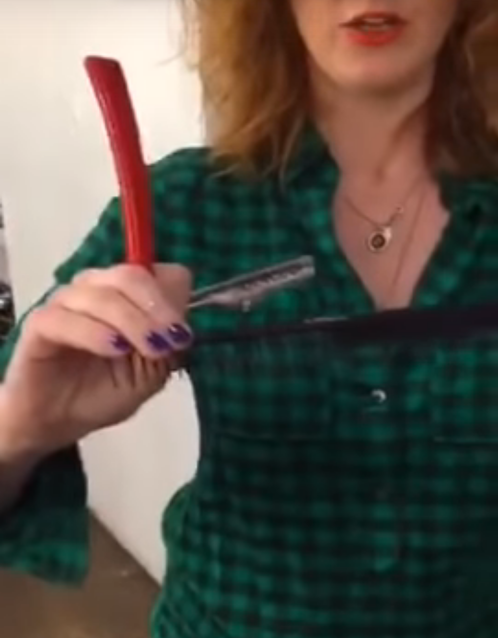 Modern Salon's Tips for Razor Cutting - How to Hold a Plier Razor