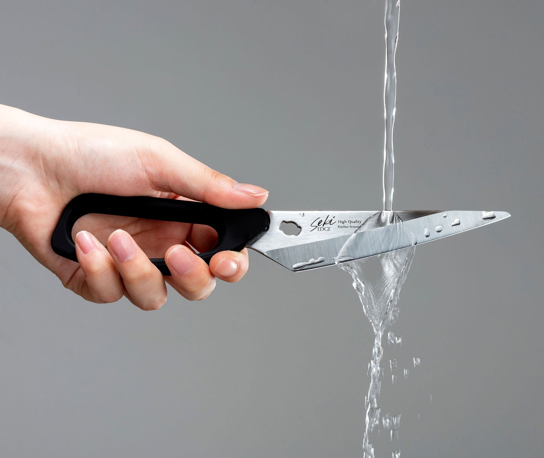 Seki Edge Knife and Kitchen Scissors SJ-K220 - washing