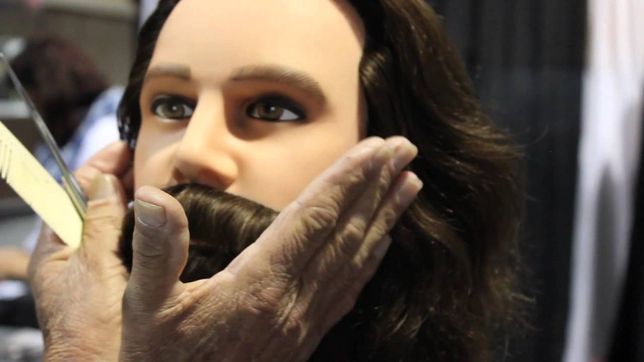 Shaping a beard from the profile view